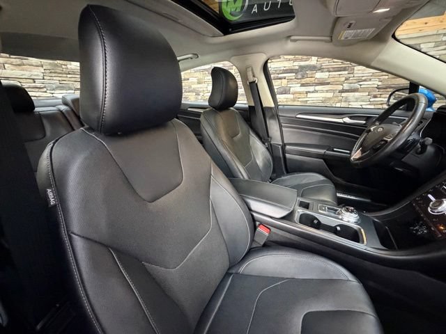 Used 2019 Ford Fusion Titanium AWD/4WD image 14