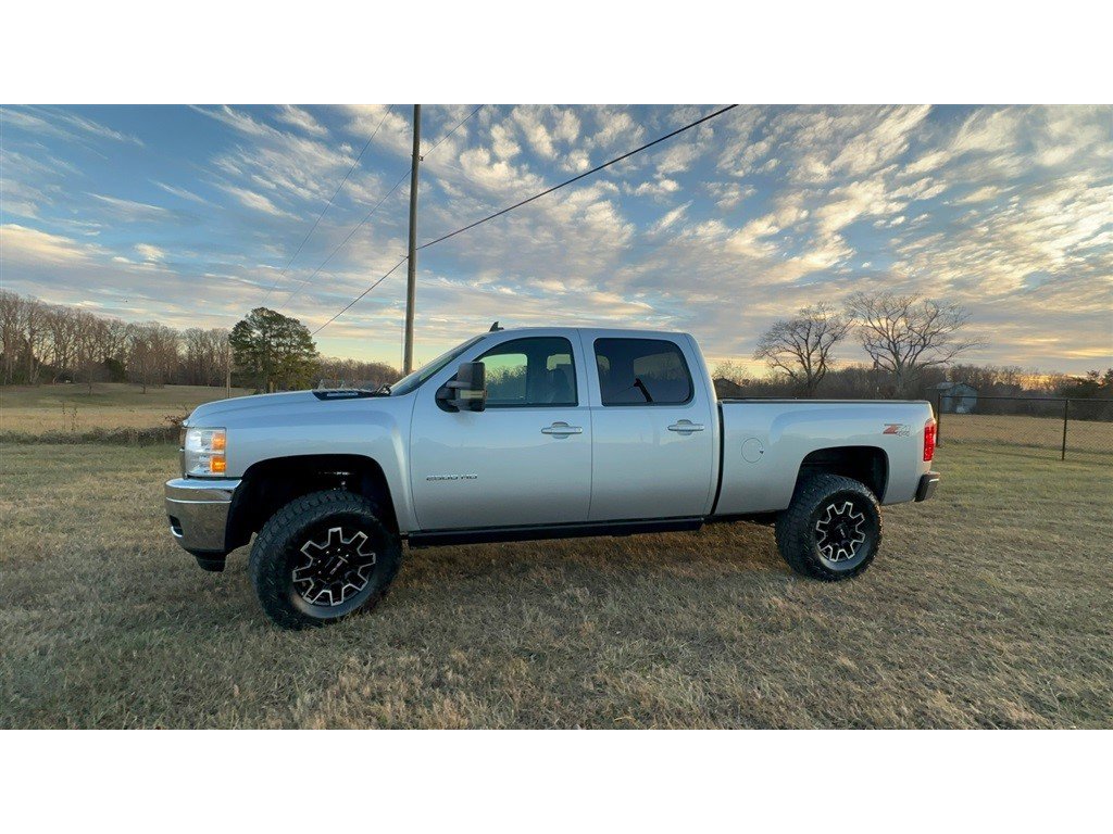 Used 2014 Chevrolet Silverado 2500 LTZ w/ LTZ Plus Package image 49
