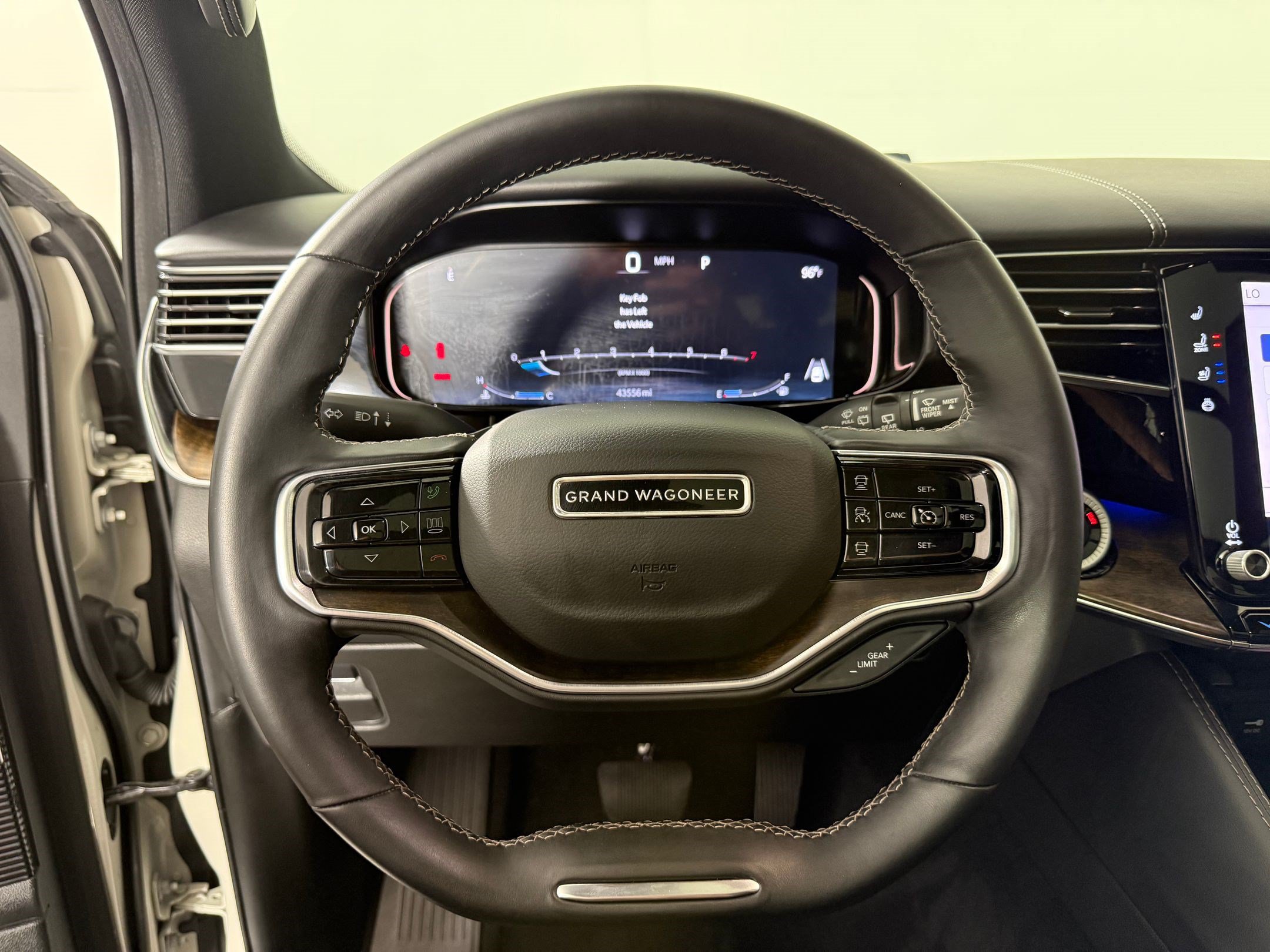 Used 2022 Jeep Grand Wagoneer Series I w/ Rear Seat Video Group 1 AWD/4WD image 16