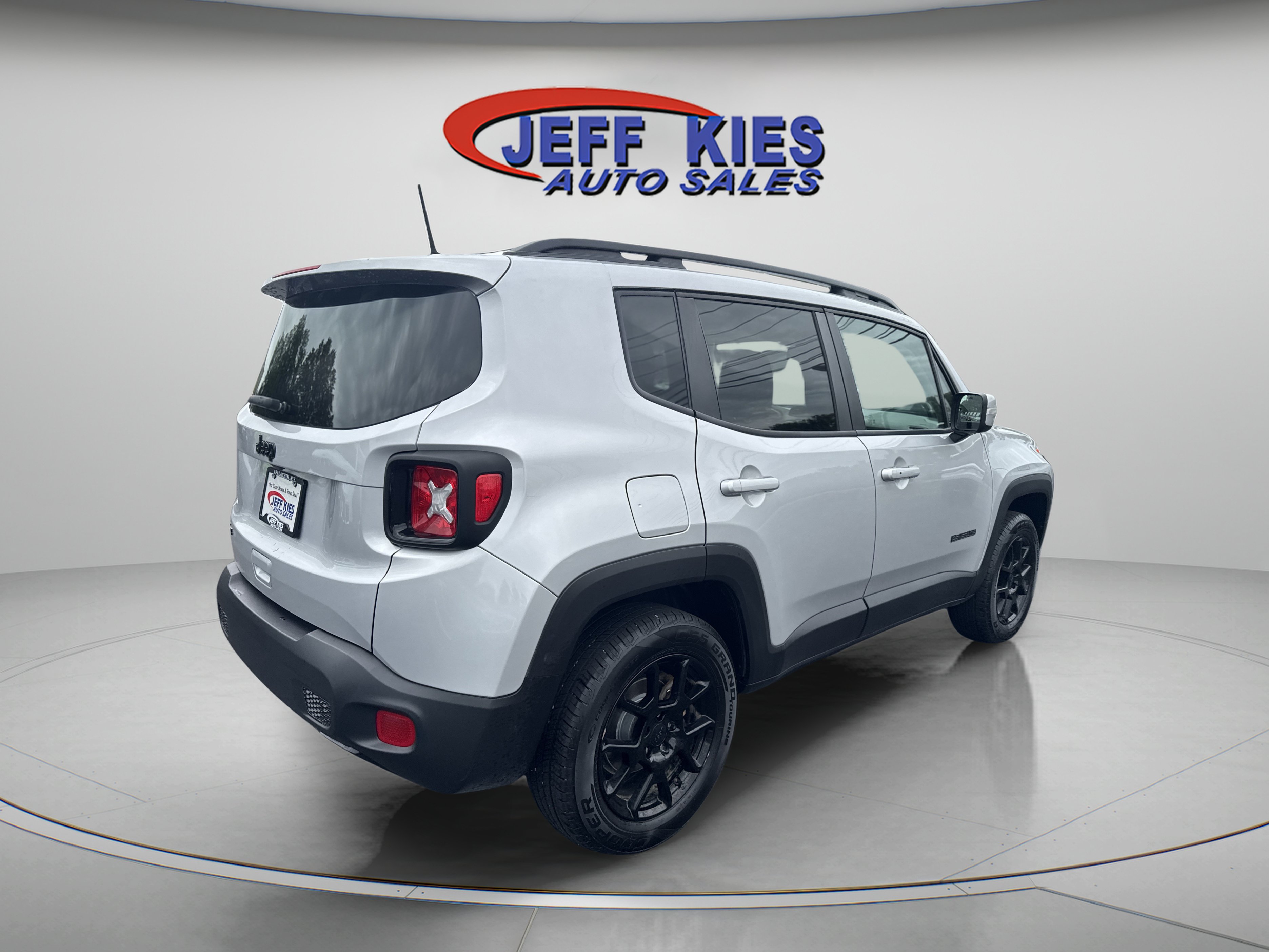Used 2020 Jeep Renegade Altitude AWD/4WD image 5