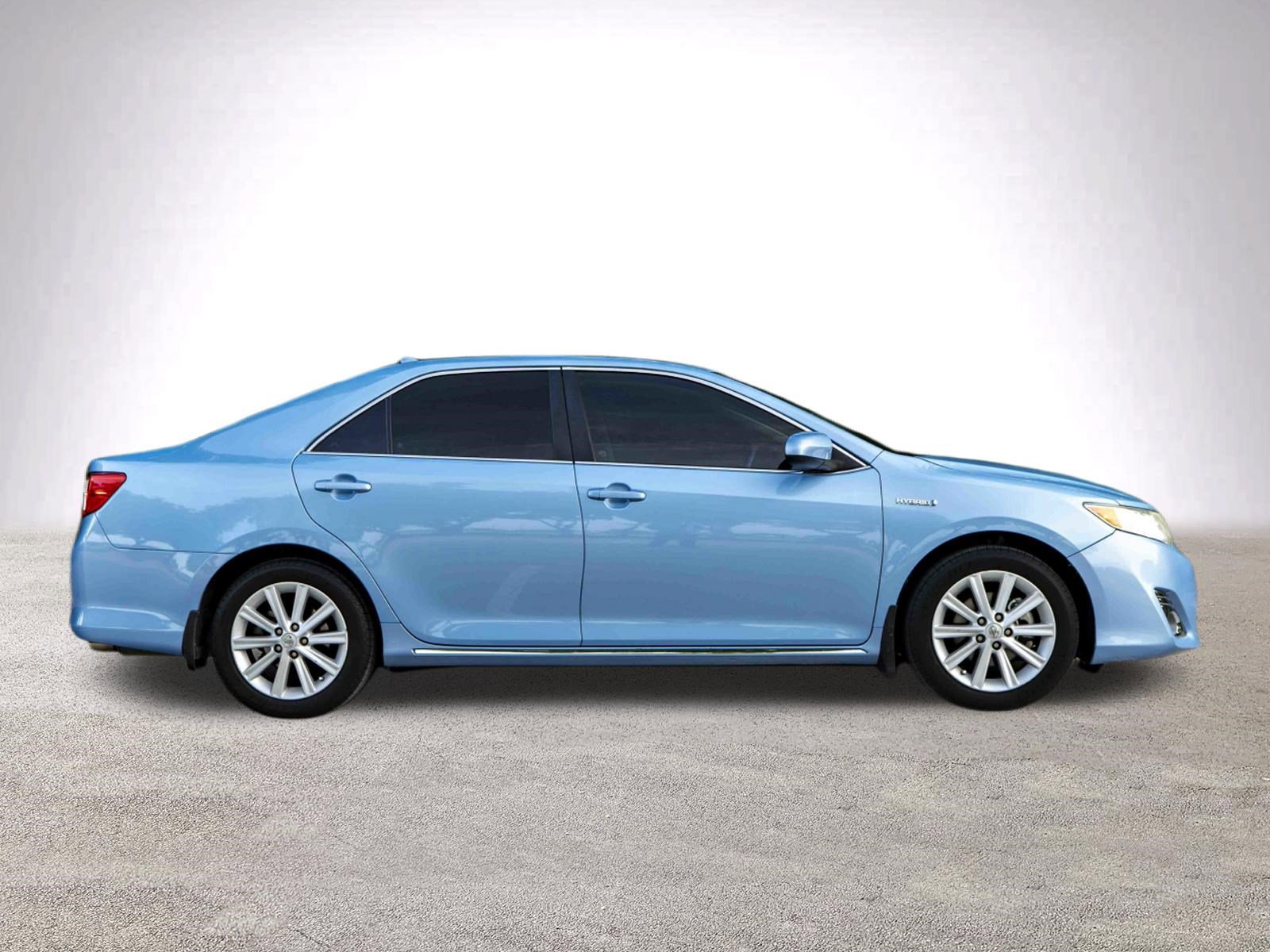 Used 2012 Toyota Camry XLE w/ Leather Pkg FWD image 10