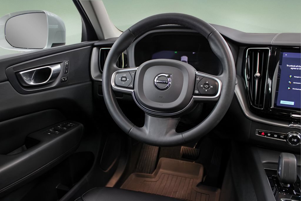 Used 2023 Volvo XC60 B5 Core w/ Climate Package AWD/4WD image 18