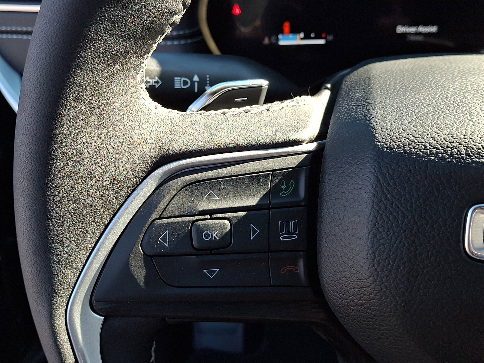 Used 2025 Jeep Grand Cherokee L Altitude image 22