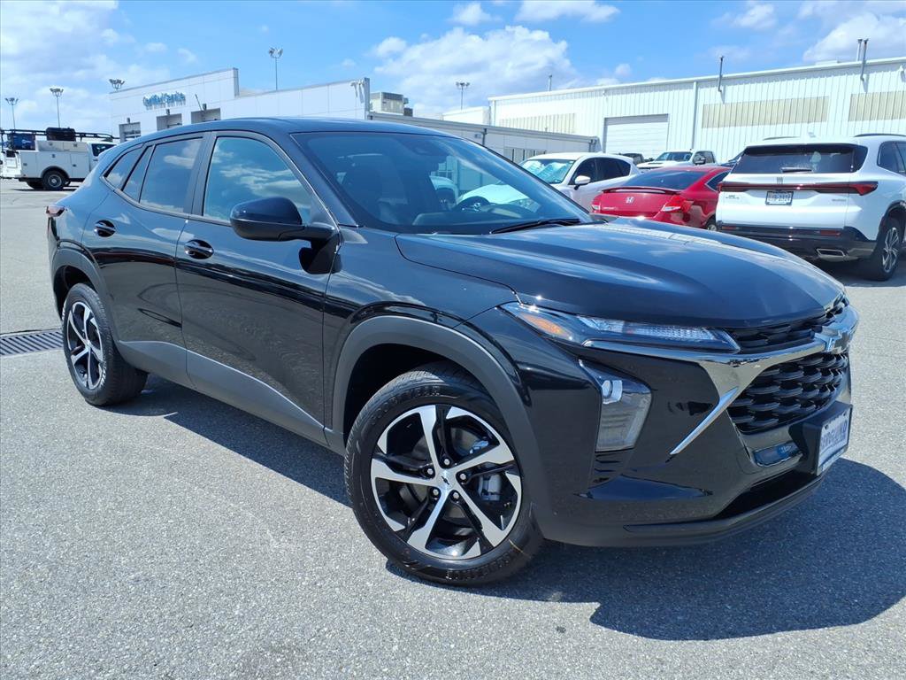New 2026 Chevrolet Trax RS w/ Driver Confidence Package FWD image 2