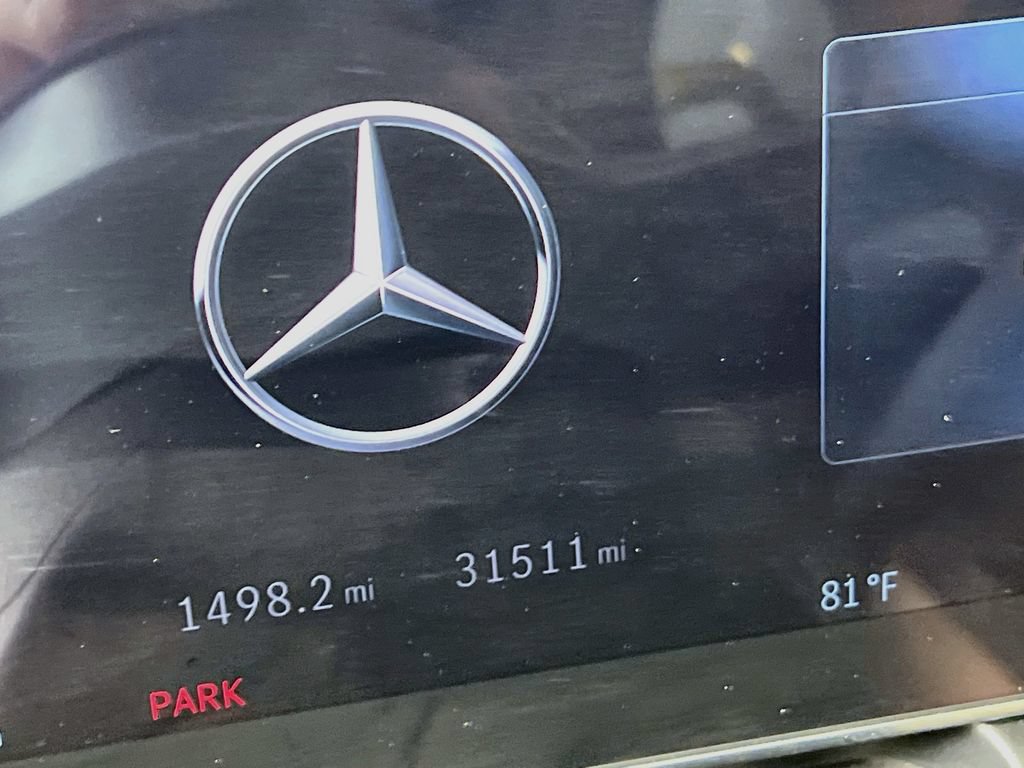 Used 2024 Mercedes-Benz GLC 300 4MATIC image 11