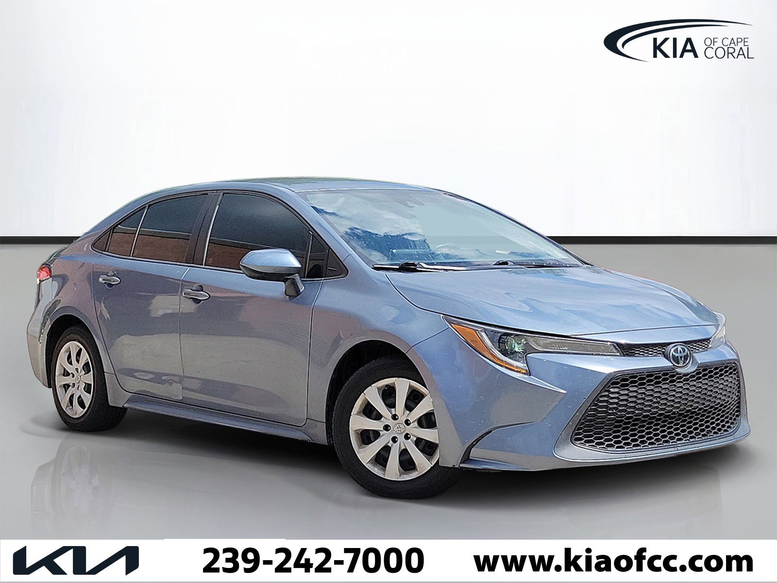 Used 2020 Toyota Corolla LE FWD image 1