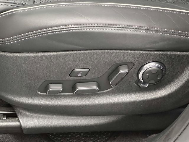 Used 2025 Genesis GV70 3.5T Sport w/ Sport Advanced Package image 16