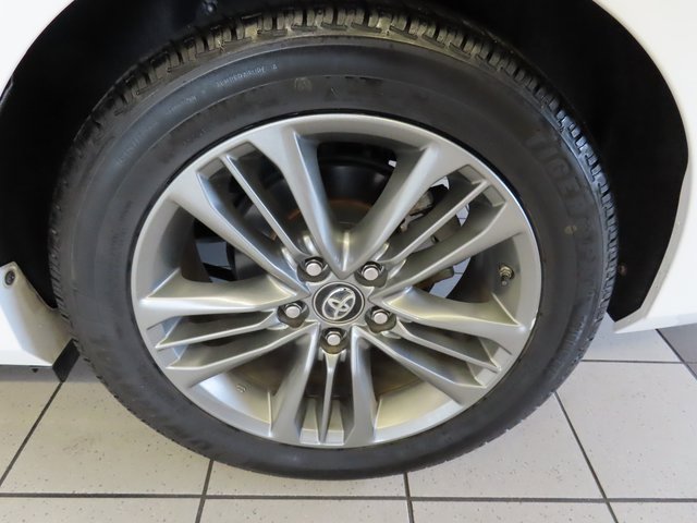 Used 2017 Toyota Camry SE image 16