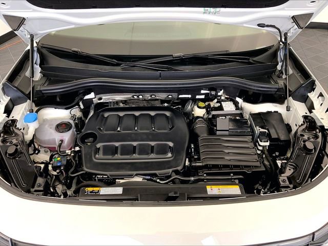 Certified 2025 Volkswagen Tiguan S w/ 18" Wheel Package image 10