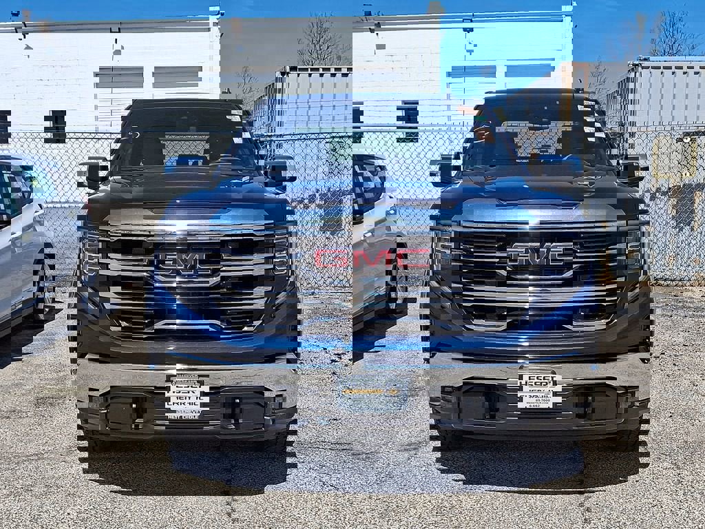 Used 2023 GMC Sierra 1500 SLT w/ SLT Premium Package image 4