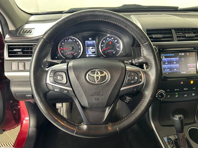Used 2015 Toyota Camry SE image 15
