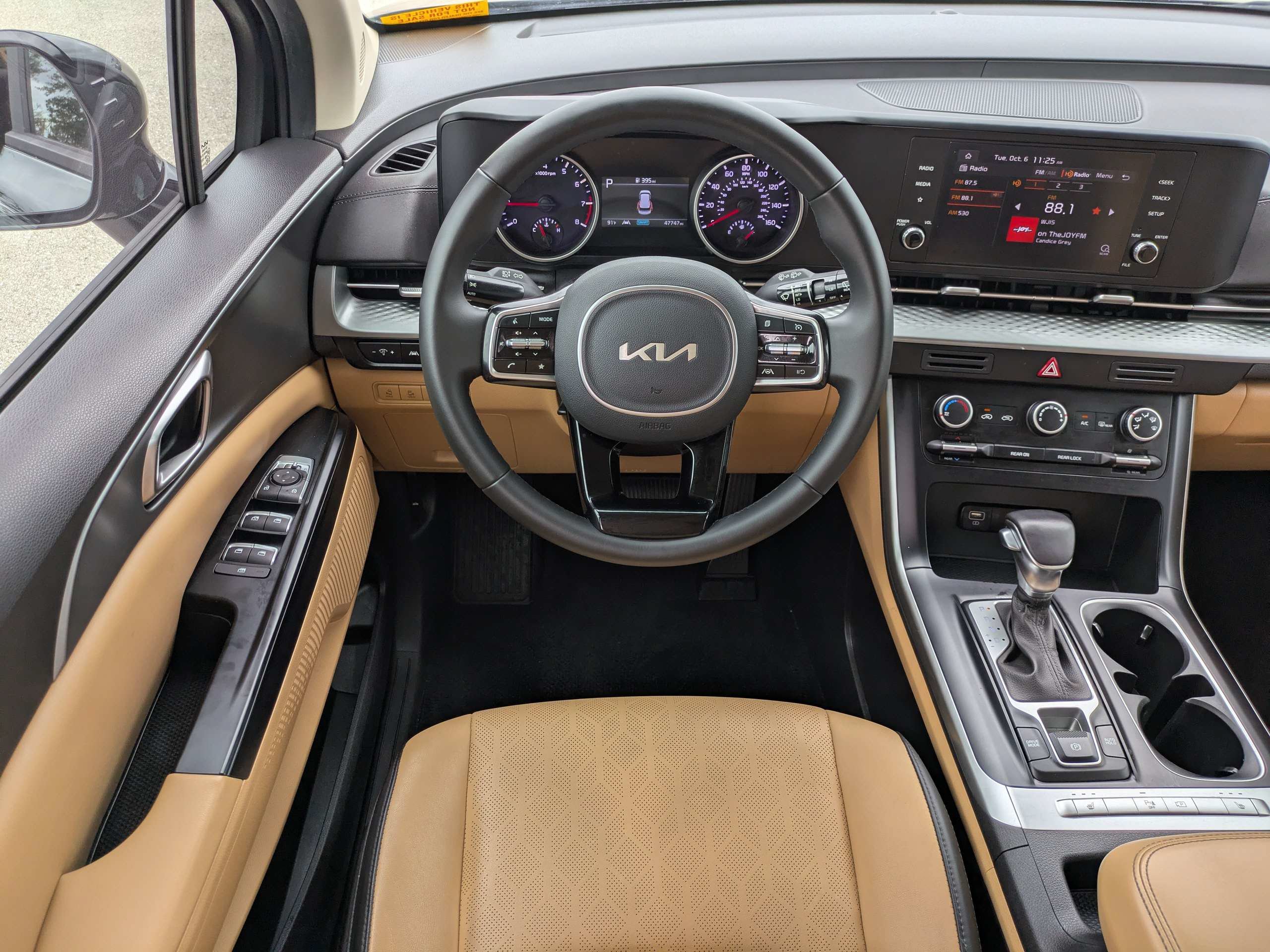 Certified 2022 Kia Carnival LX FWD image 16