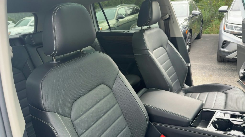 Used 2024 Volkswagen Atlas SEL AWD/4WD image 19