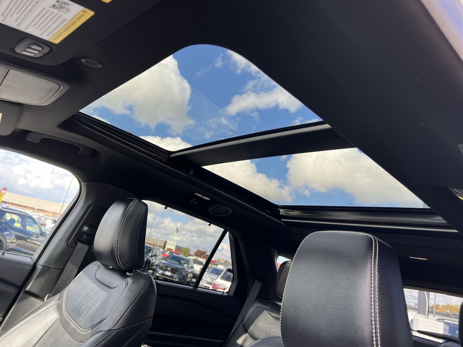 Used 2023 Ford Explorer ST w/ Equipment Group 401A image 24