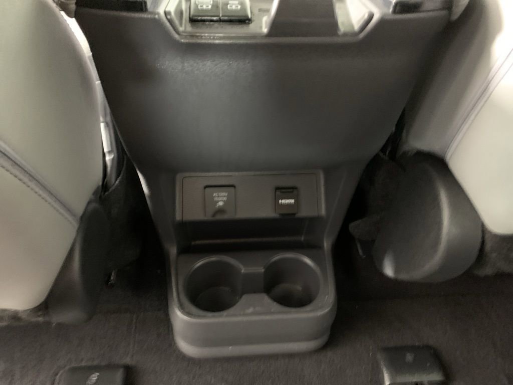 Used 2023 Toyota Sienna Limited FWD image 36