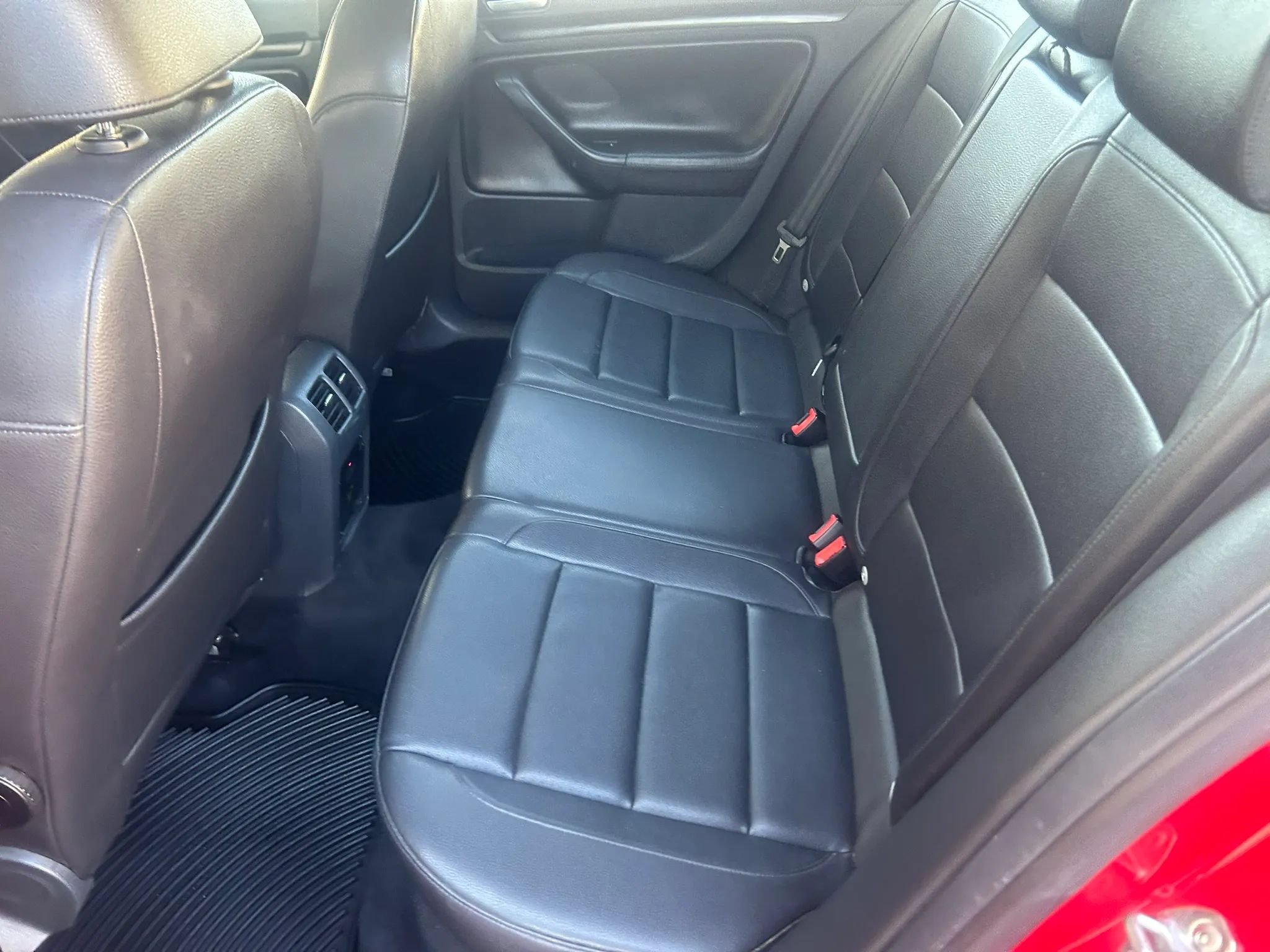 Used 2012 Volkswagen Jetta TDI FWD image 18