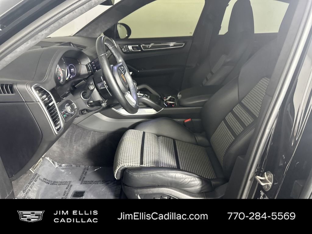Used 2022 Porsche Cayenne Turbo S image 8