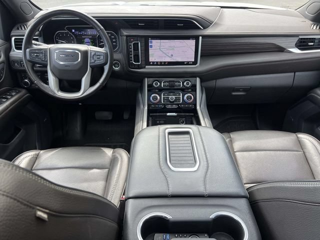 Used 2021 GMC Yukon Denali w/ Denali Premium Package AWD/4WD image 16