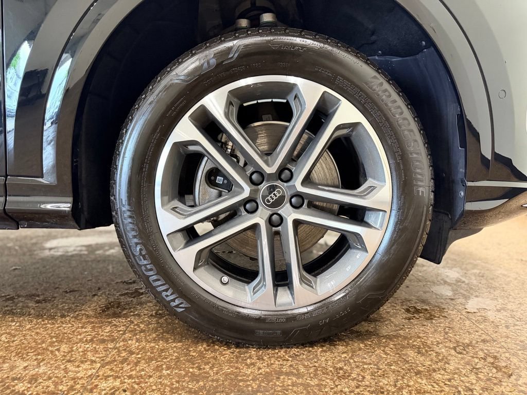 Used 2025 Audi Q5 Premium AWD/4WD image 26