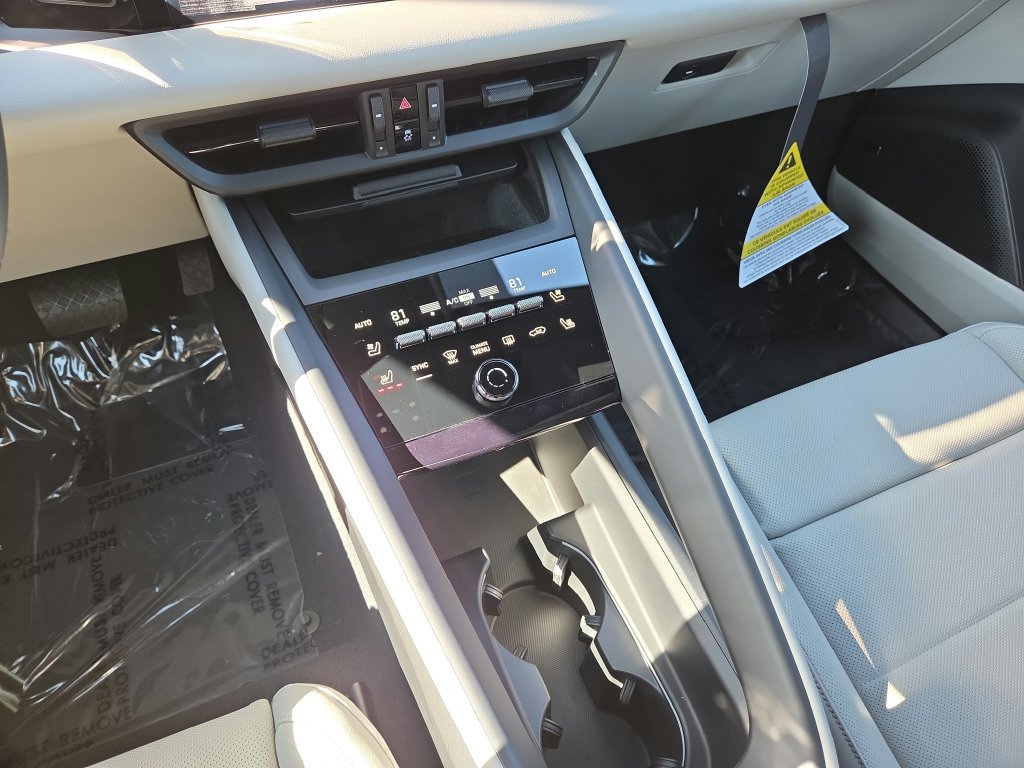 Certified 2026 Porsche Macan 4 Electric AWD/4WD image 14