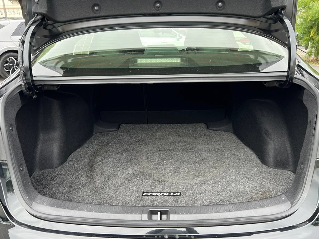 Certified 2021 Toyota Corolla LE w/ Carpet Mat Package (TMS) FWD image 36