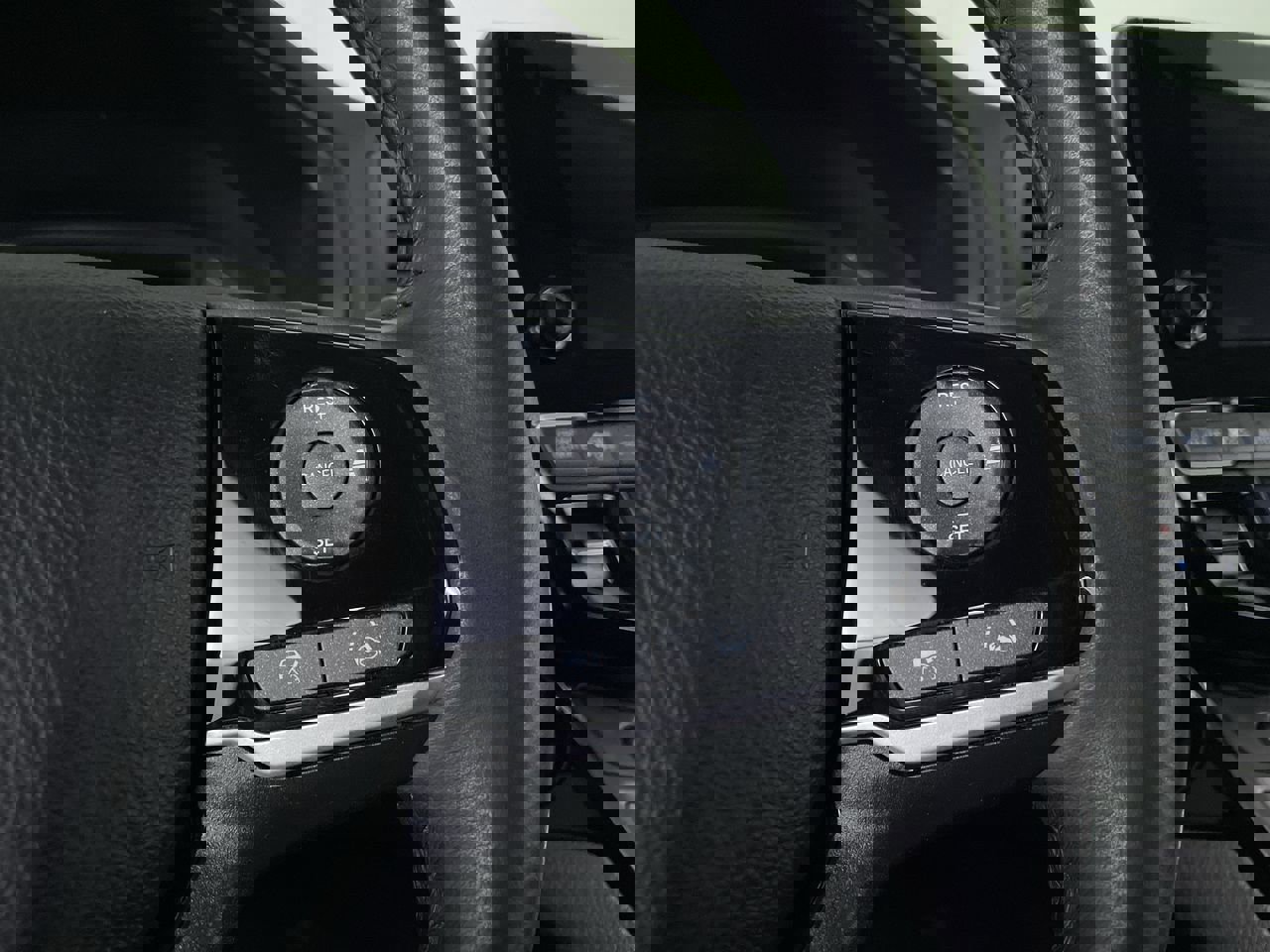 Used 2023 Honda Odyssey Touring image 27