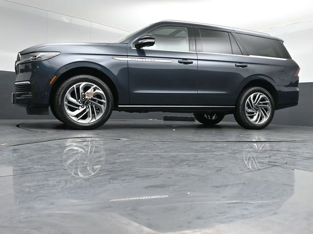 Certified 2025 Lincoln Navigator Reserve AWD/4WD image 44
