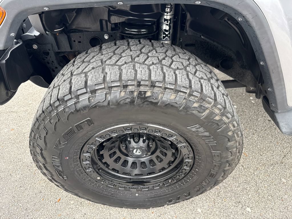 Used 2020 Jeep Gladiator Overland image 11