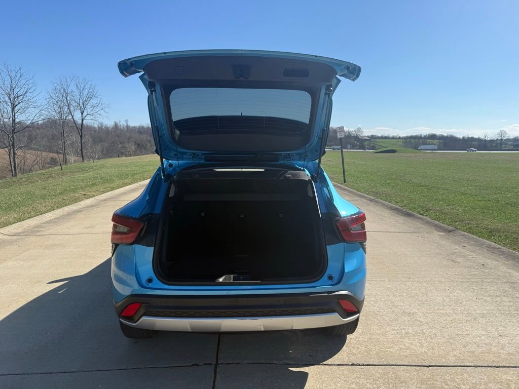 Used 2025 Chevrolet Trax LT image 5