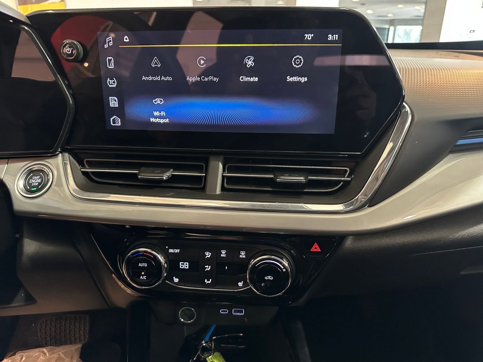 Used 2025 Chevrolet Trax LT w/ LT Convenience Package image 20