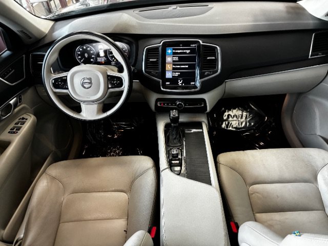 Used 2020 Volvo XC90 T5 Momentum w/ Protection Package Premier FWD image 18