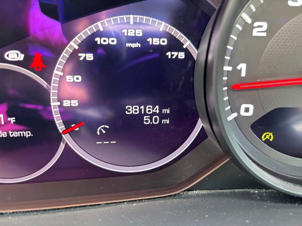 Certified 2021 Porsche Cayenne AWD/4WD image 6
