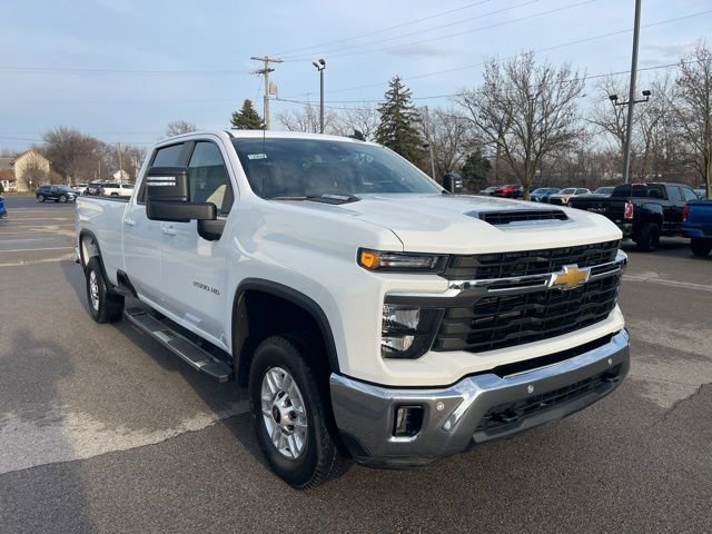 Certified 2025 Chevrolet Silverado 2500 LT w/ Safety Package image 4