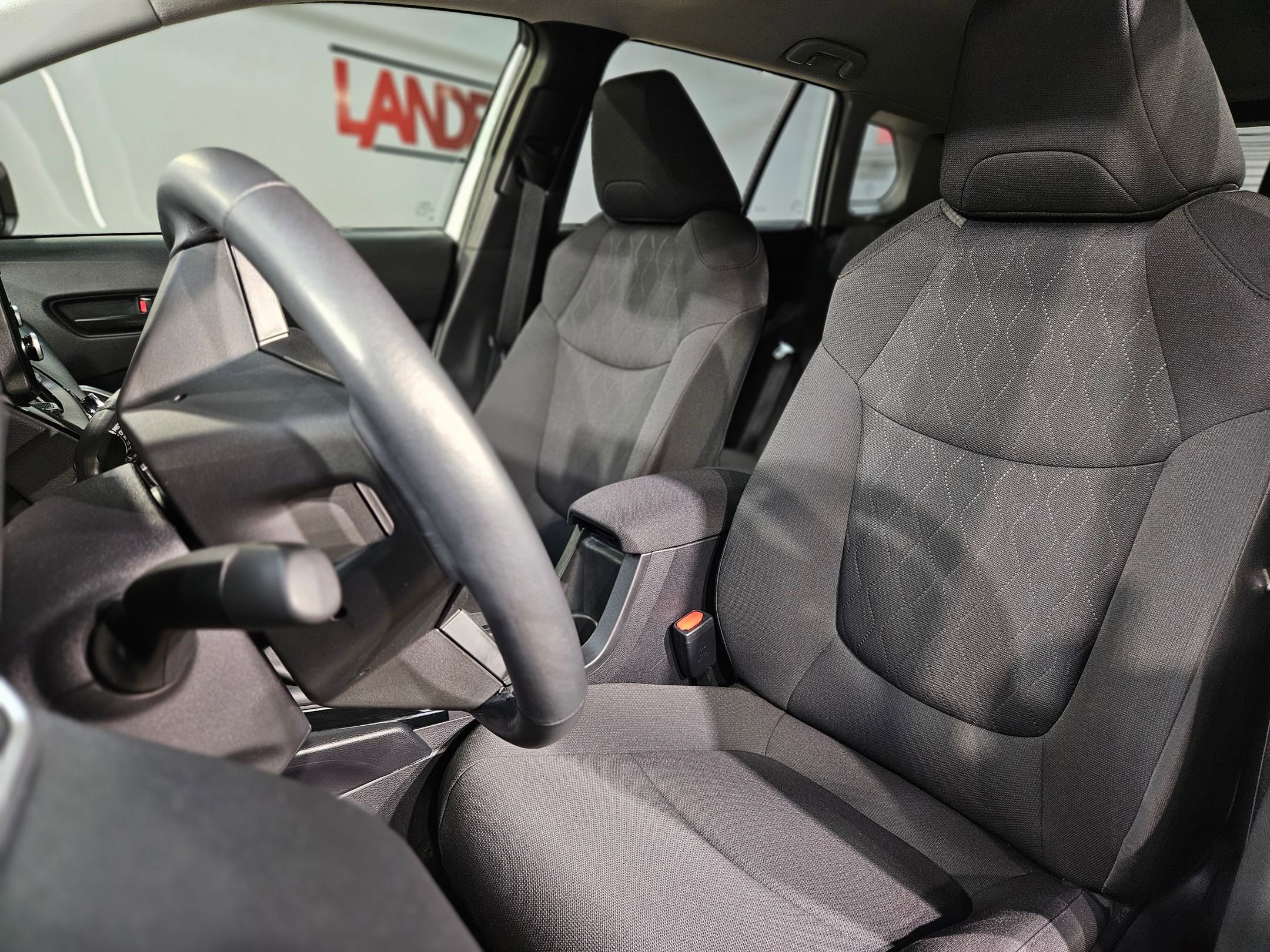 Used 2022 Toyota Corolla Cross LE image 24