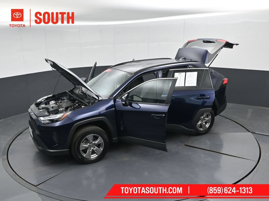 Used 2025 Toyota RAV4 XLE AWD/4WD image 51