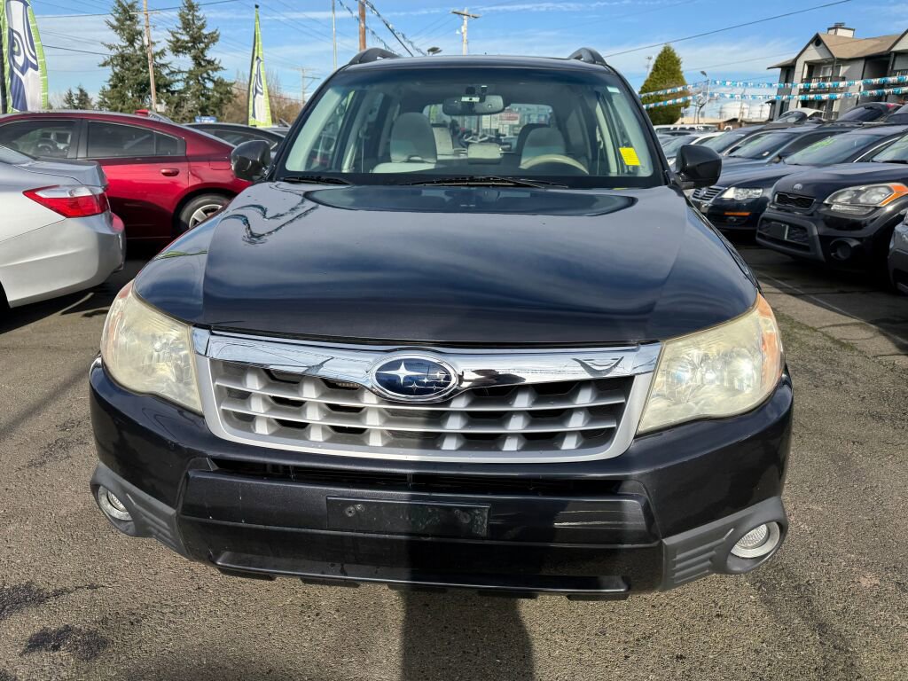 Used 2013 Subaru Forester 2.5X Premium w/ All-Weather Plus Pkg AWD/4WD image 2