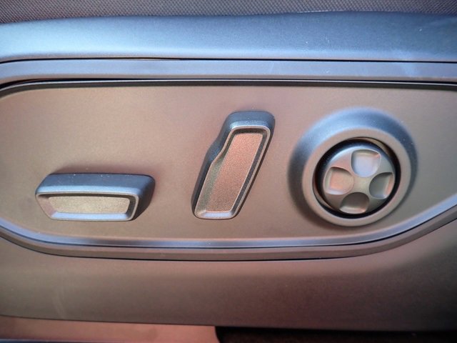 New 2025 Jeep Grand Cherokee Limited w/ Black Appearance Package image 17