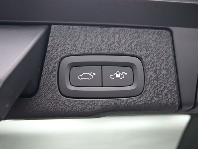 New 2026 Volvo XC60 B5 Ultra w/ Protection Package Premier image 33