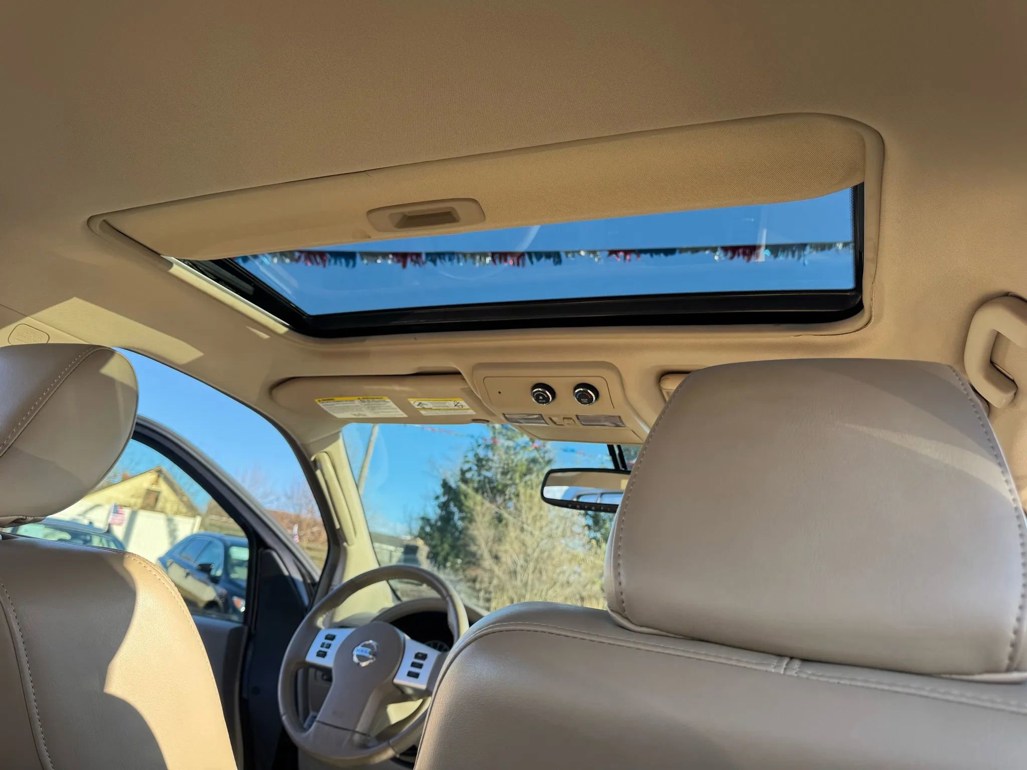 Used 2011 Nissan Pathfinder LE w/ Navigation Pkg image 20