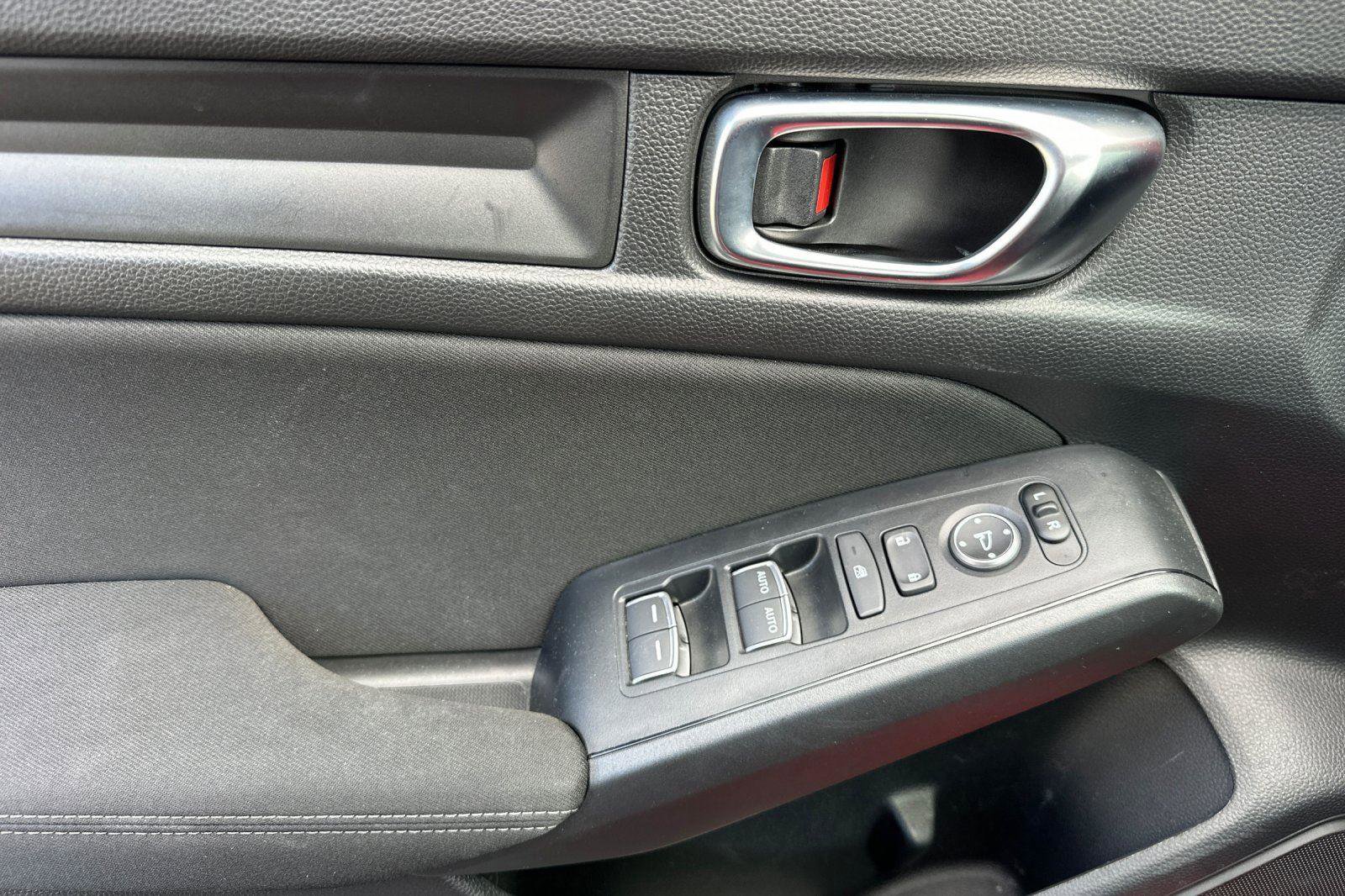 Used 2025 Honda Civic Sport image 11