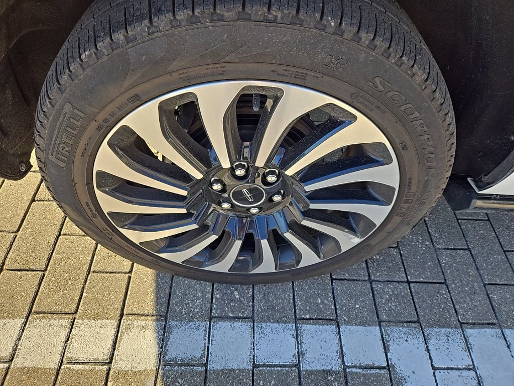 Used 2022 Lincoln Navigator L Black Label AWD/4WD image 12