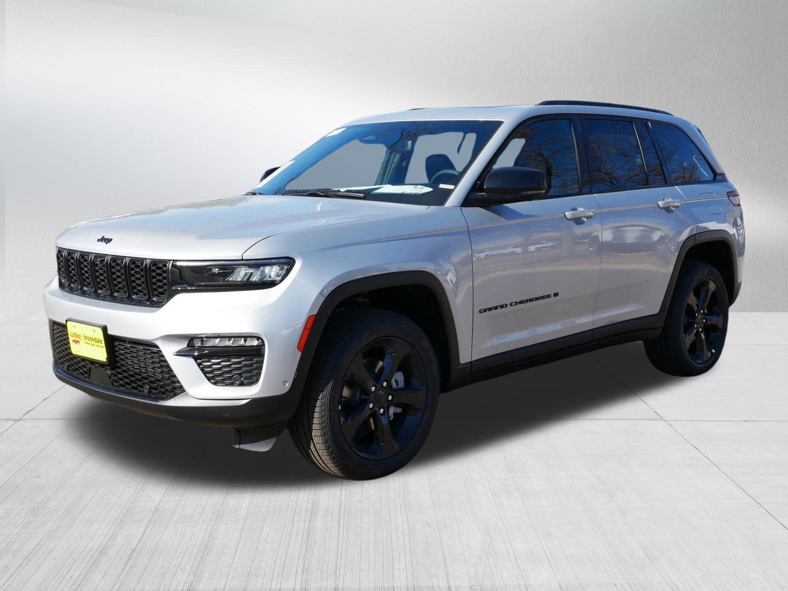 New 2025 Jeep Grand Cherokee Limited w/ Luxury Tech Group II image 3