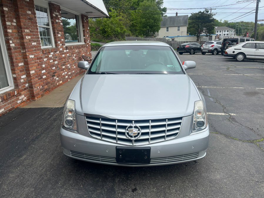 Used 2009 Cadillac DTS w/ Trunk Convenience Package FWD image 7