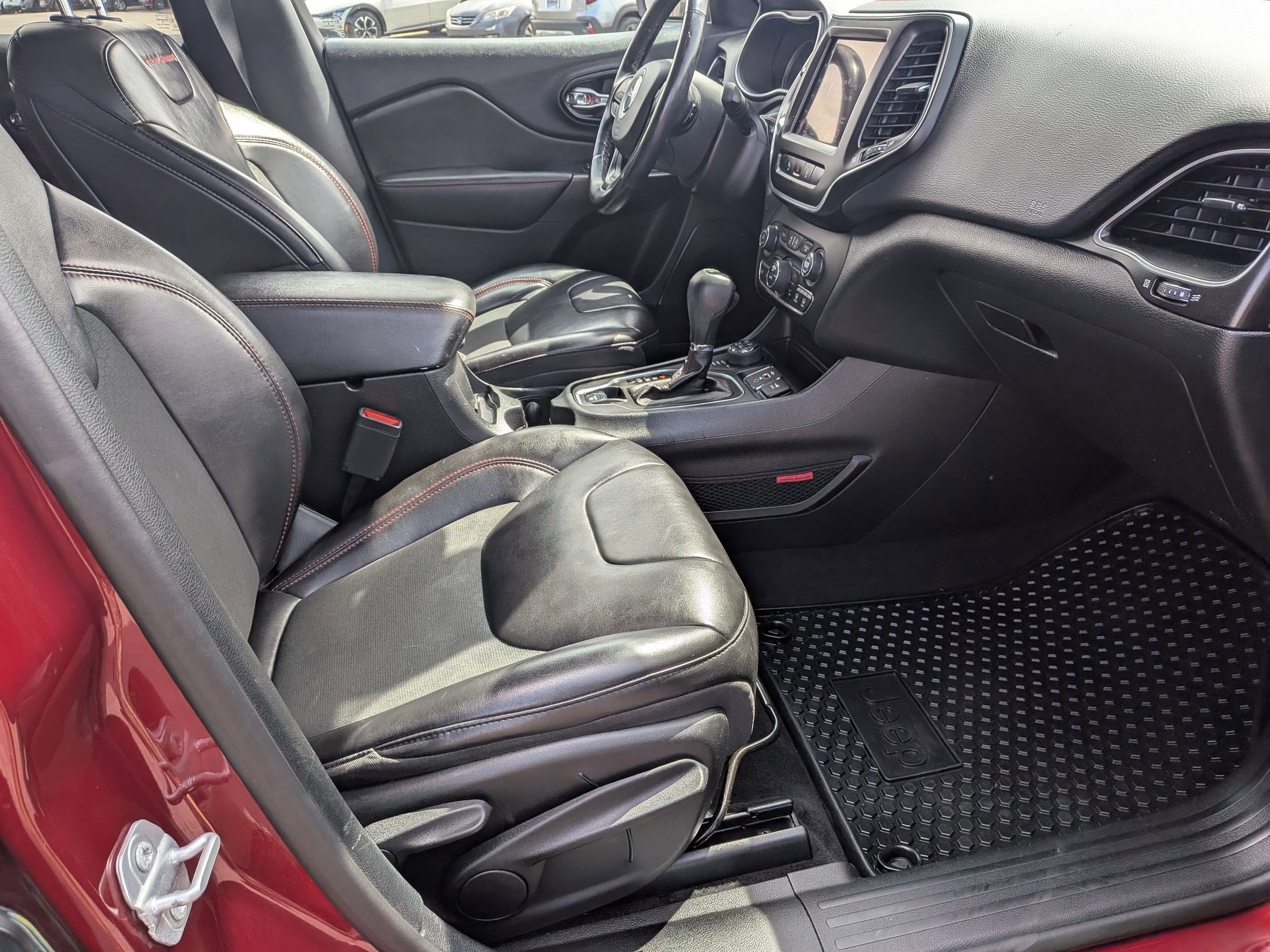 Used 2021 Jeep Cherokee Trailhawk image 27