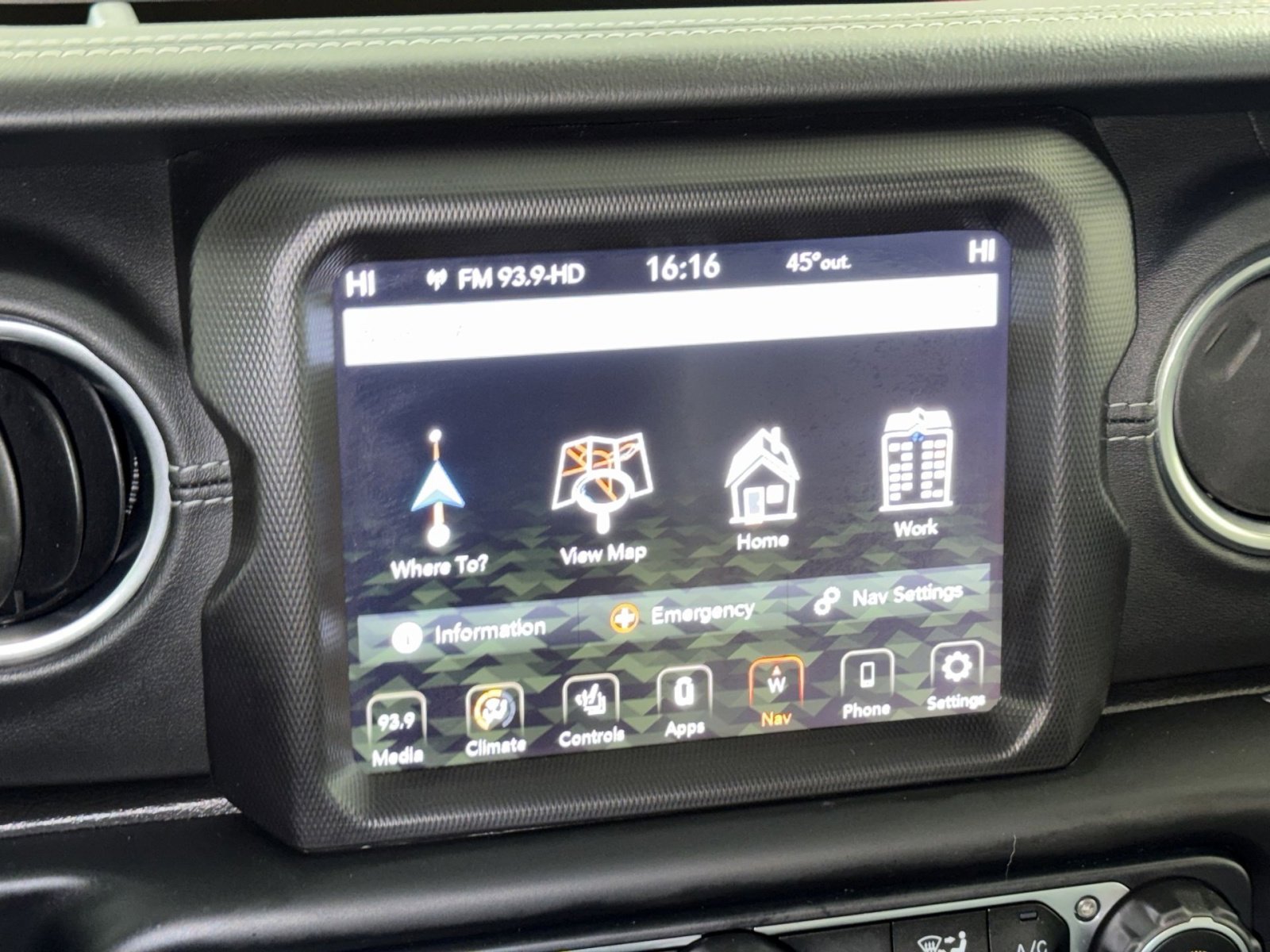 Used 2020 Jeep Wrangler Unlimited Sahara image 20