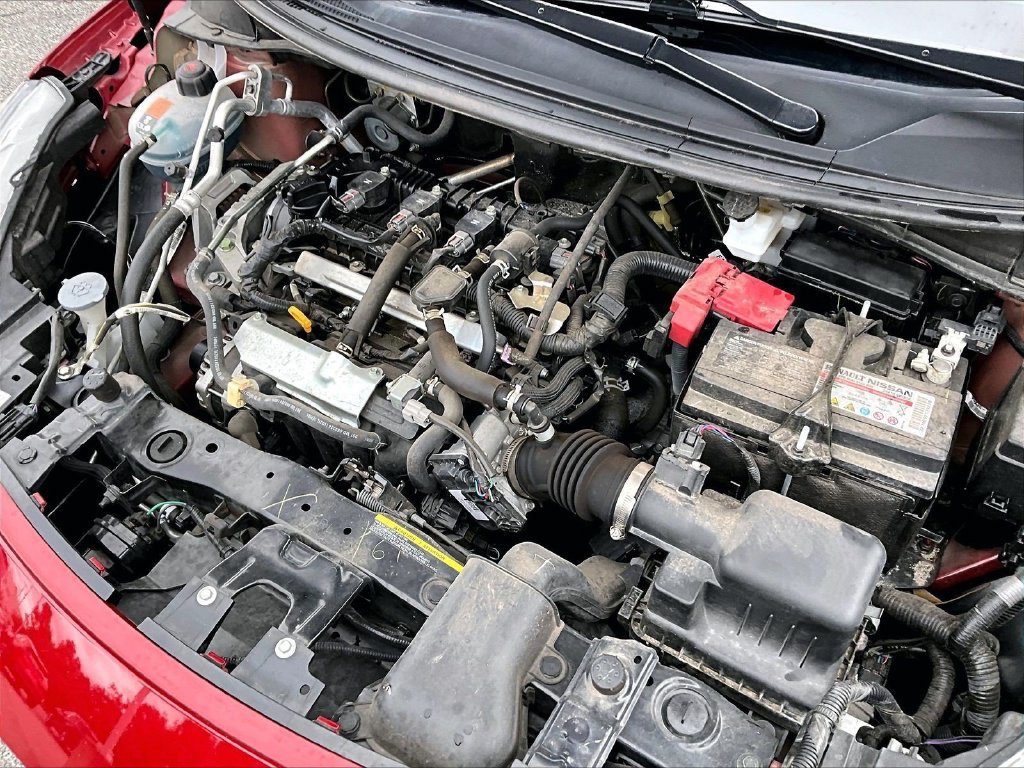 Used 2025 Nissan Versa SV FWD image 35