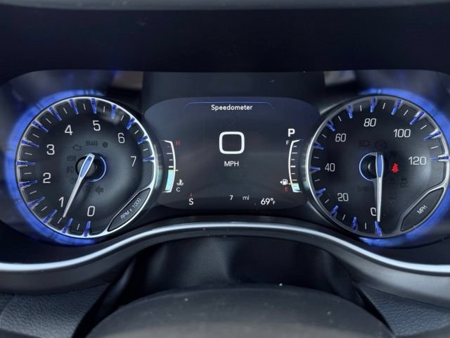 New 2027 Chrysler Pacifica Select FWD image 36