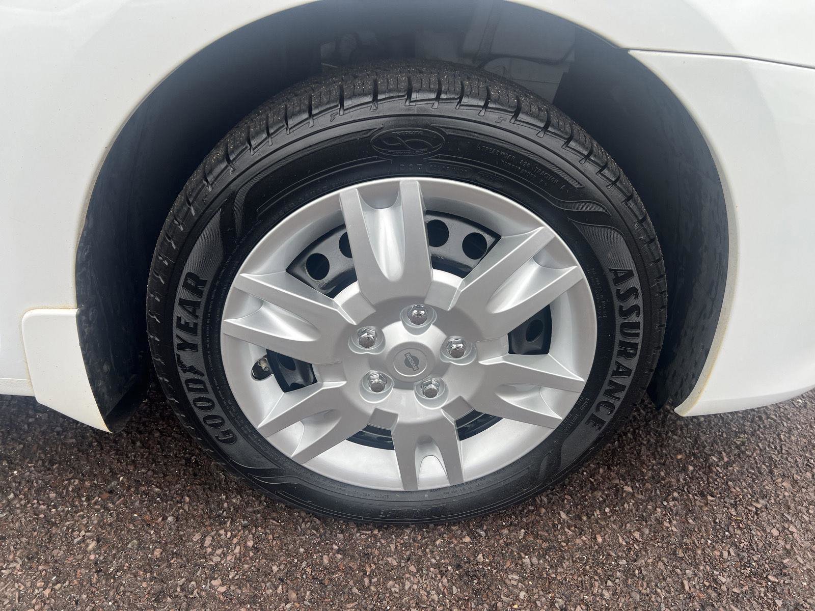 Used 2015 Nissan Sentra S FWD image 9