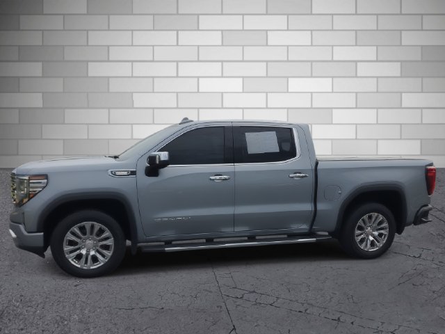 Used 2023 GMC Sierra 1500 Denali w/ Technology Package AWD/4WD image 2