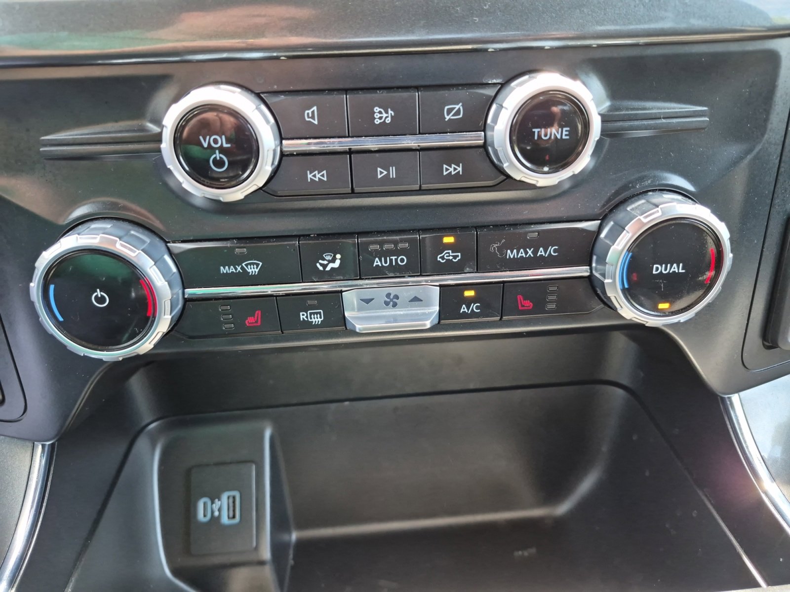 Used 2023 Ford F150 XLT w/ Equipment Group 302A High AWD/4WD image 18
